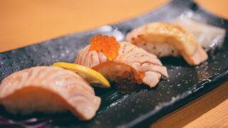Seared Salmon Sushi [Aburi Salmon]